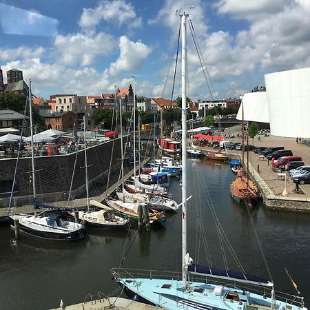 Hotel Kontorhaus Stralsund Exteriör bild